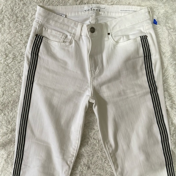 Velvet White Ankle Cropped Jeans - Picture 14 of 15